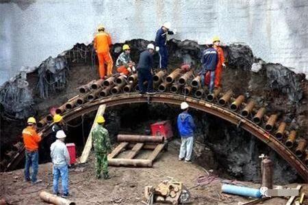 玉田隧道钢花管支护案例